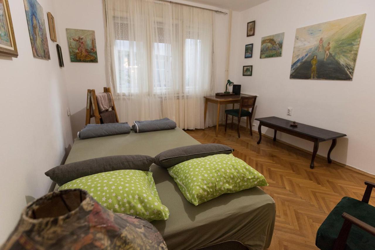 The Pioneers Home 2 Skopje Exteriör bild